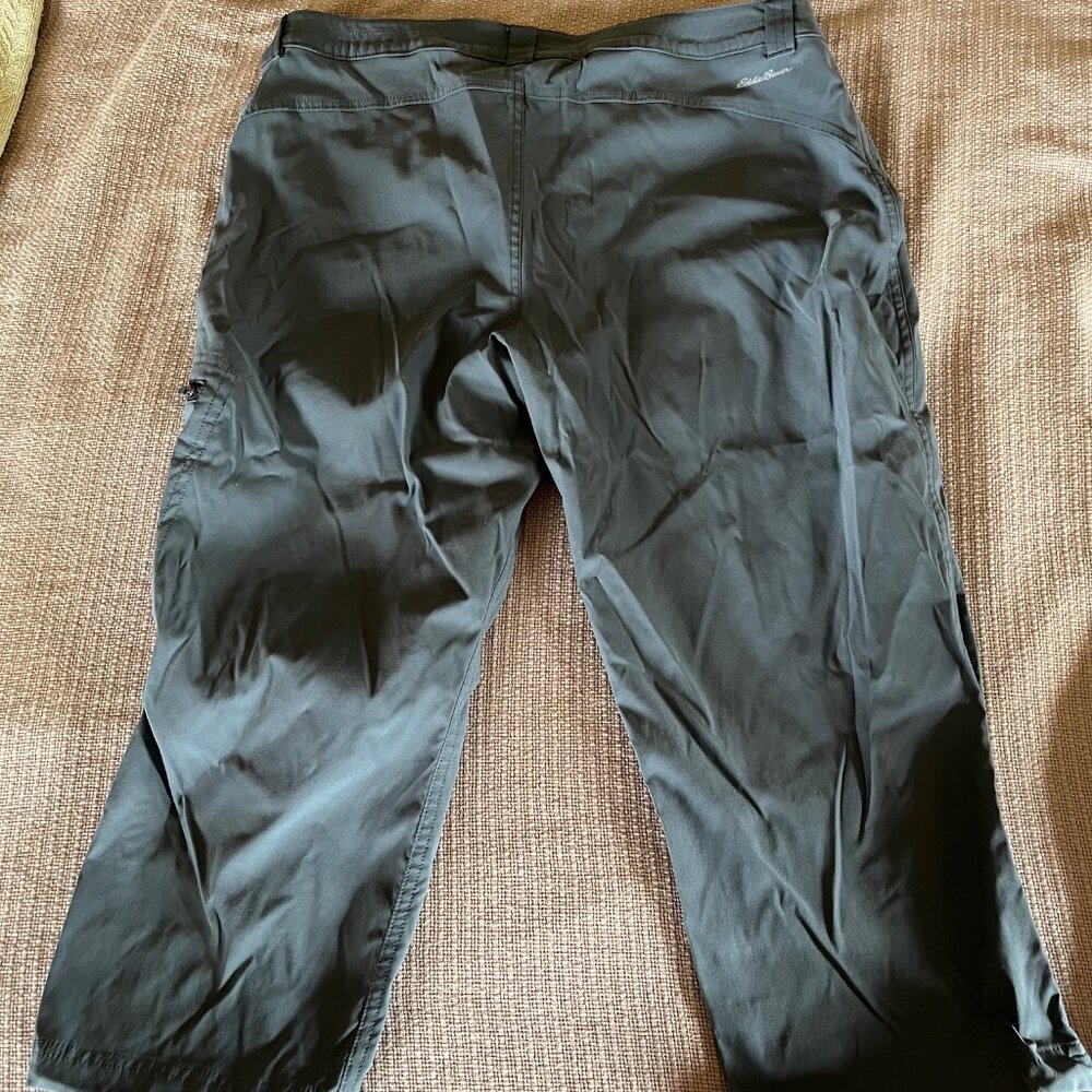 Eddie Bauer Women's Rainier Capri, Graphite-colored, size 10, Excellent cndtion